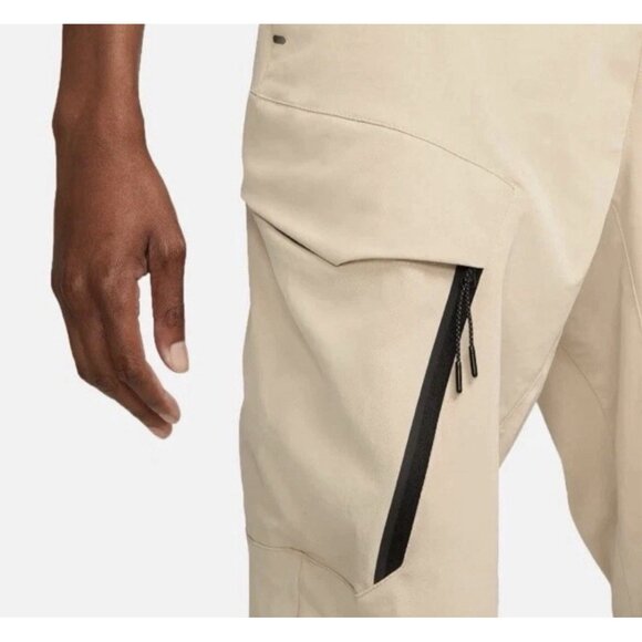 Nike Tech Essentials Woven Unlined Cargo Pants Mens Size 36x29 Khaki  DH3866-126 - Picture 4 of 14